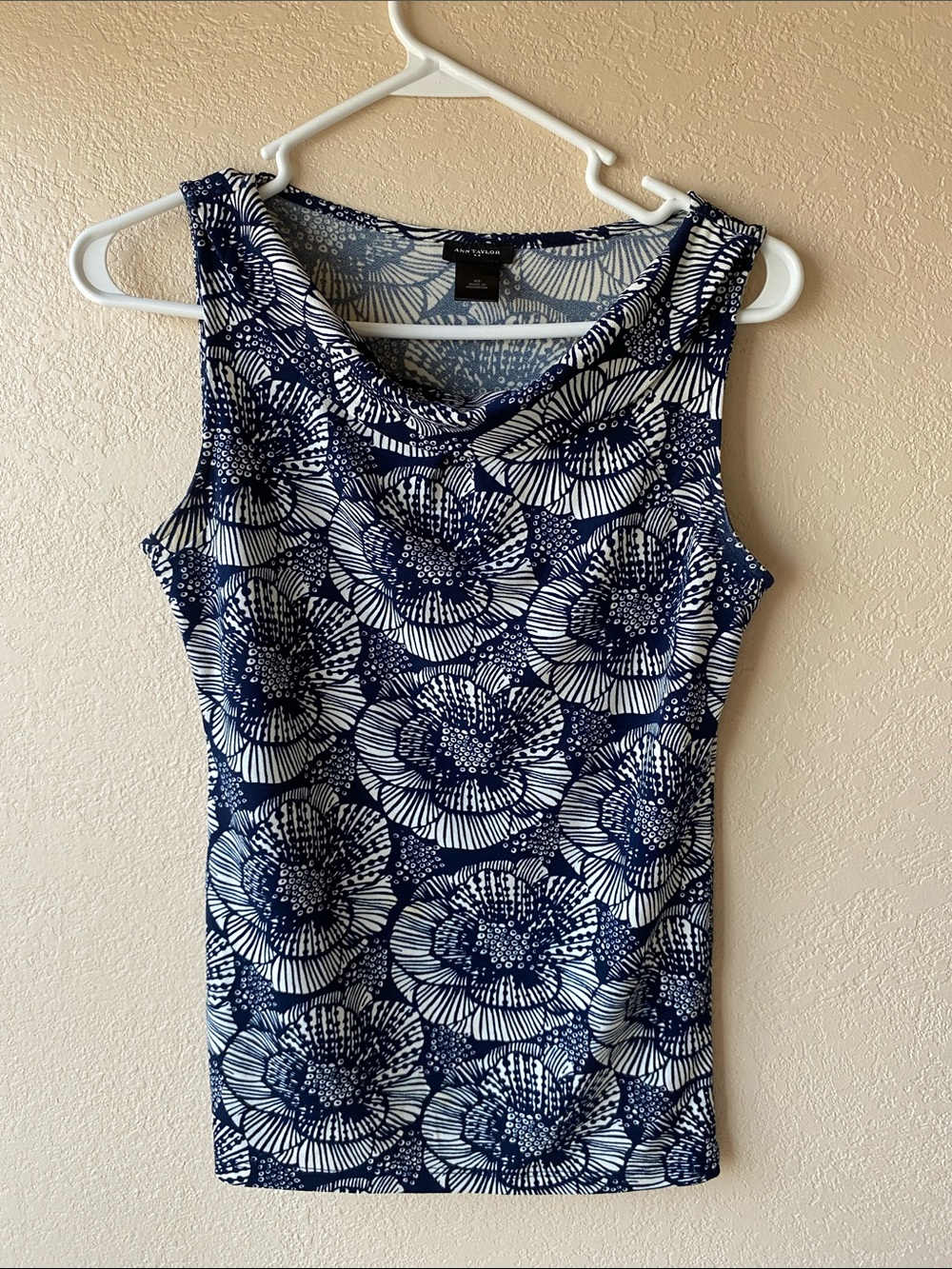 Ann Taylor Navy and White Floral Scoop Neck Tank